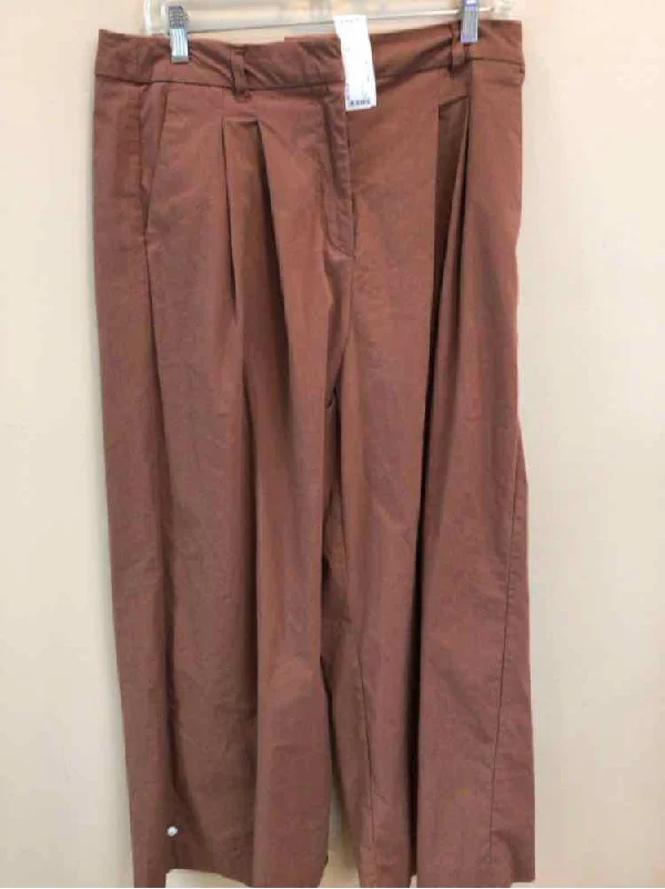 OLD NAVY SIZE 12 PETITE Ladies PANTS